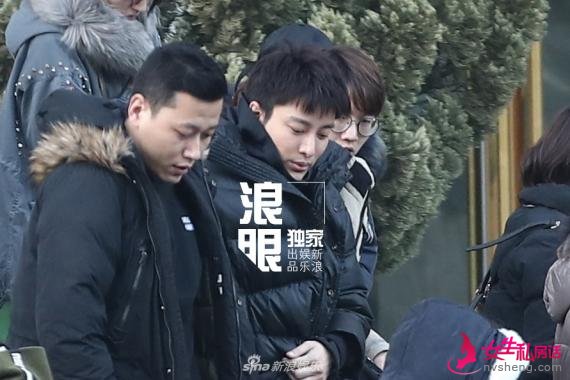 组图:央视春晚语言节目四审 邓伦杨紫等现身贾乃亮露笑状态好 组图:央视春晚语言节目四审 邓伦杨紫等现身贾乃亮露笑状态好